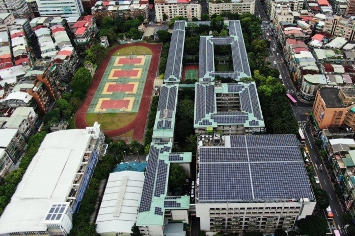 秀朗國小屋頂型 新北 1,609.25 kWp